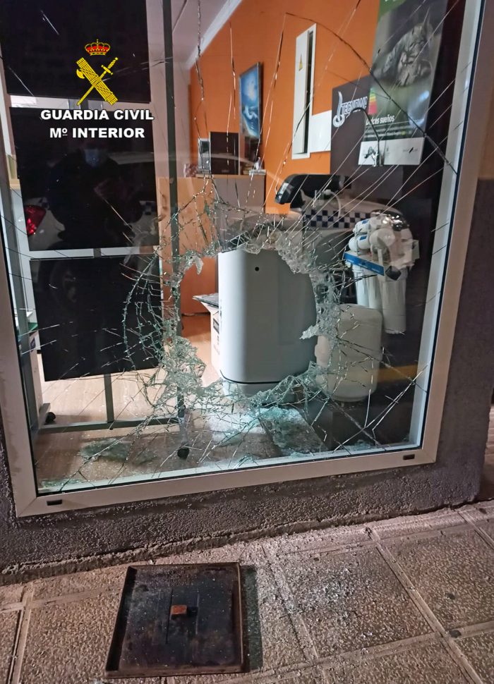 La Guardia Civil detiene a un experimentado delincuente por una docena de robos en comercios y viviendas de Moratalla