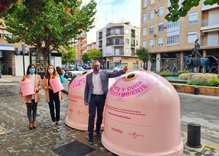 Caravaca participa en la campaña solidaria 'Recicla por ellas'