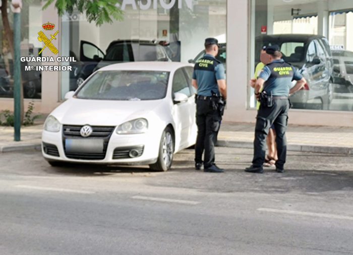 <strong>La Guardia Civil recupera un vehículo desaparecido de un taller mecánico</strong>