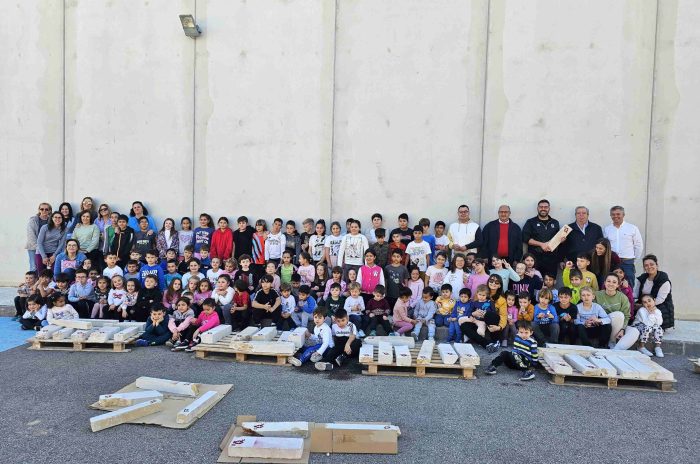 El Colegio ‘Sierra de Mojantes’ de Archivel se implica en la señalización del Camino Espiritual del Sur